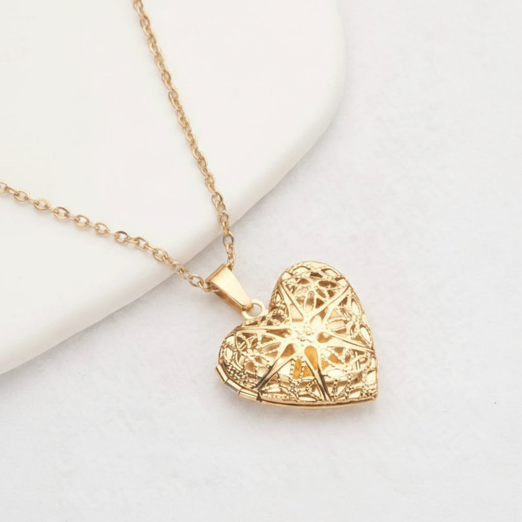 Kyveli Necklace