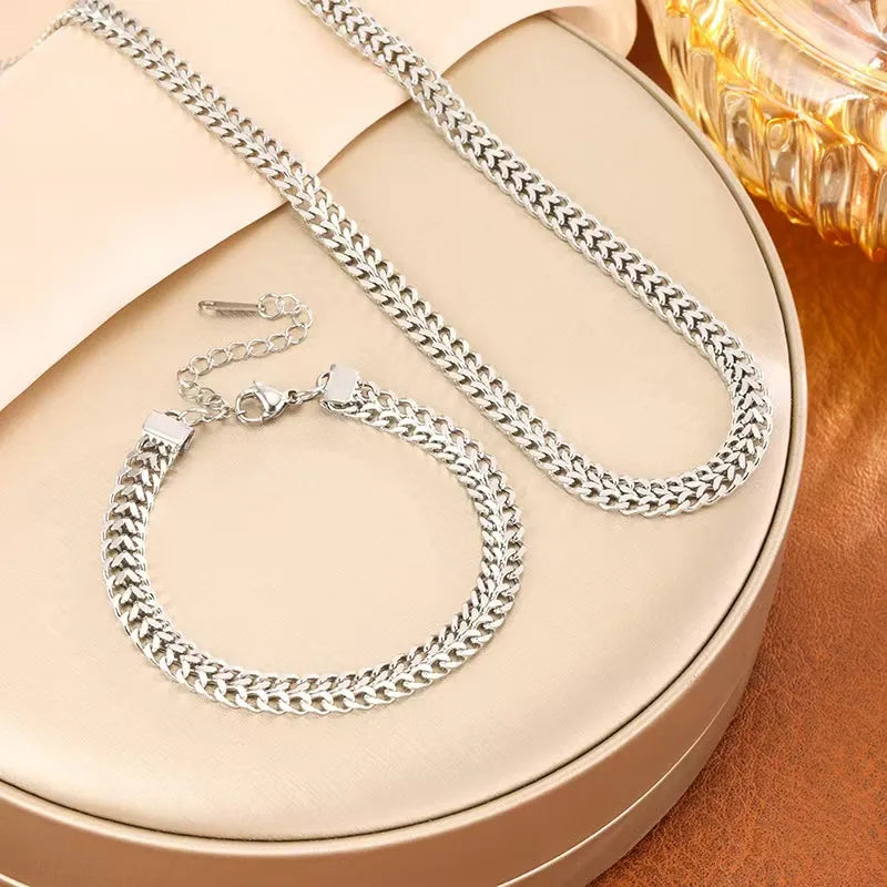 Kallisti Necklace & Bracelet