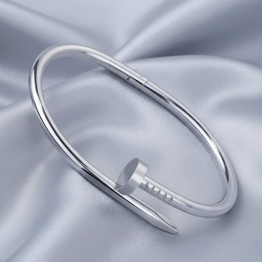 Istra Bracelet (Cuff)