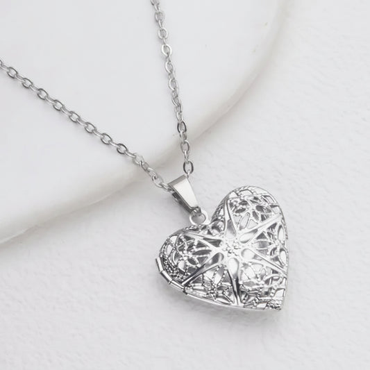 Kyveli Necklace