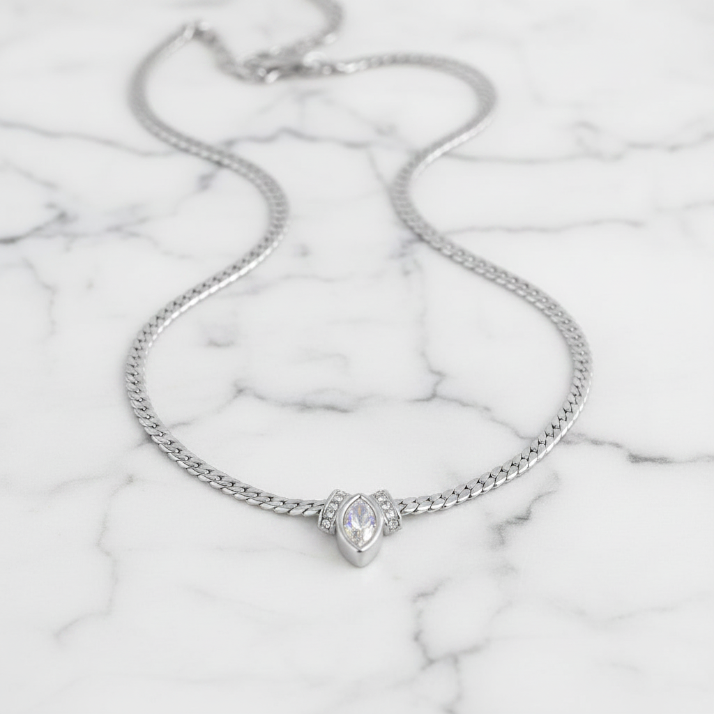 Orama Necklace