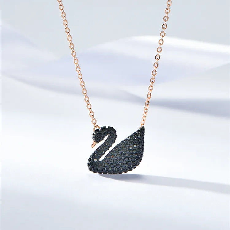 Aven Necklace (Swan)