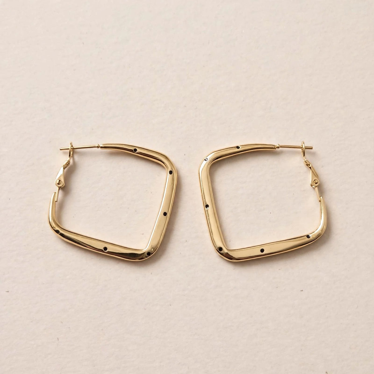 Noctivra Earrings