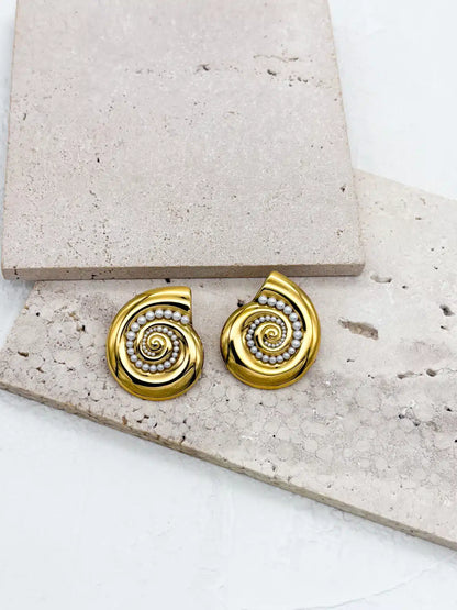 Shell Kiss Earrings