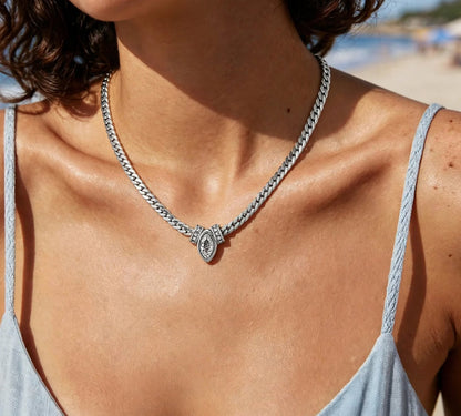 Orama Necklace